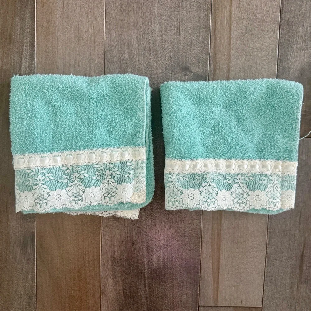 Vintage Dundee Aqua Turquoise 5 Piece Towel Set Lace Rosette 100% Cotton USA